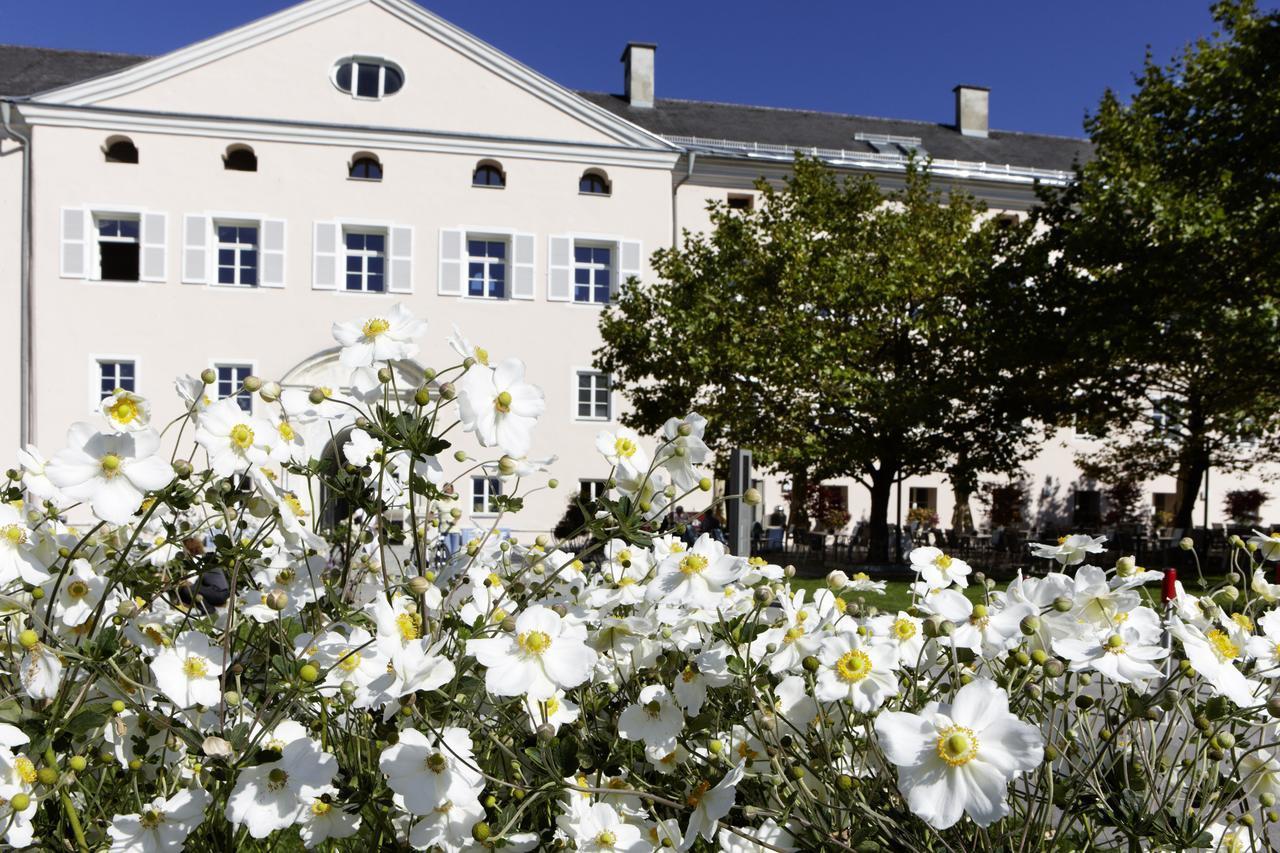 Hotel CMA Stift Ossiach Exterior foto